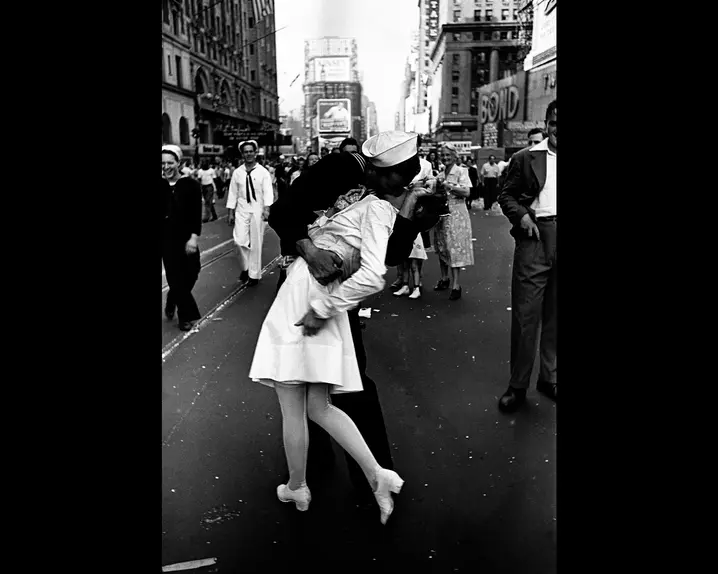 V-J-Day - Leica Iconic Photos