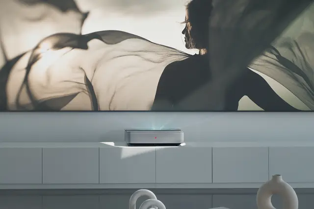 Leica Cine 1 on TV Board.