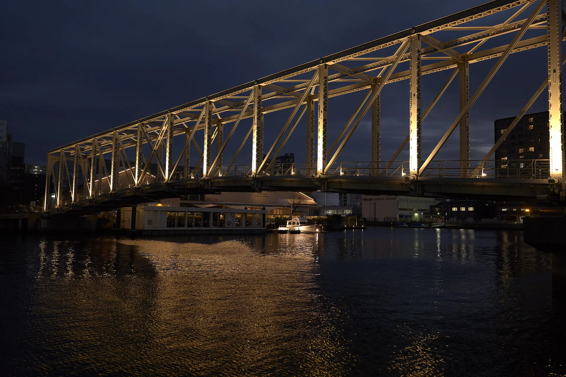 L1040604_f2_1_50sec_ISO800_28mm_reference.jpeg