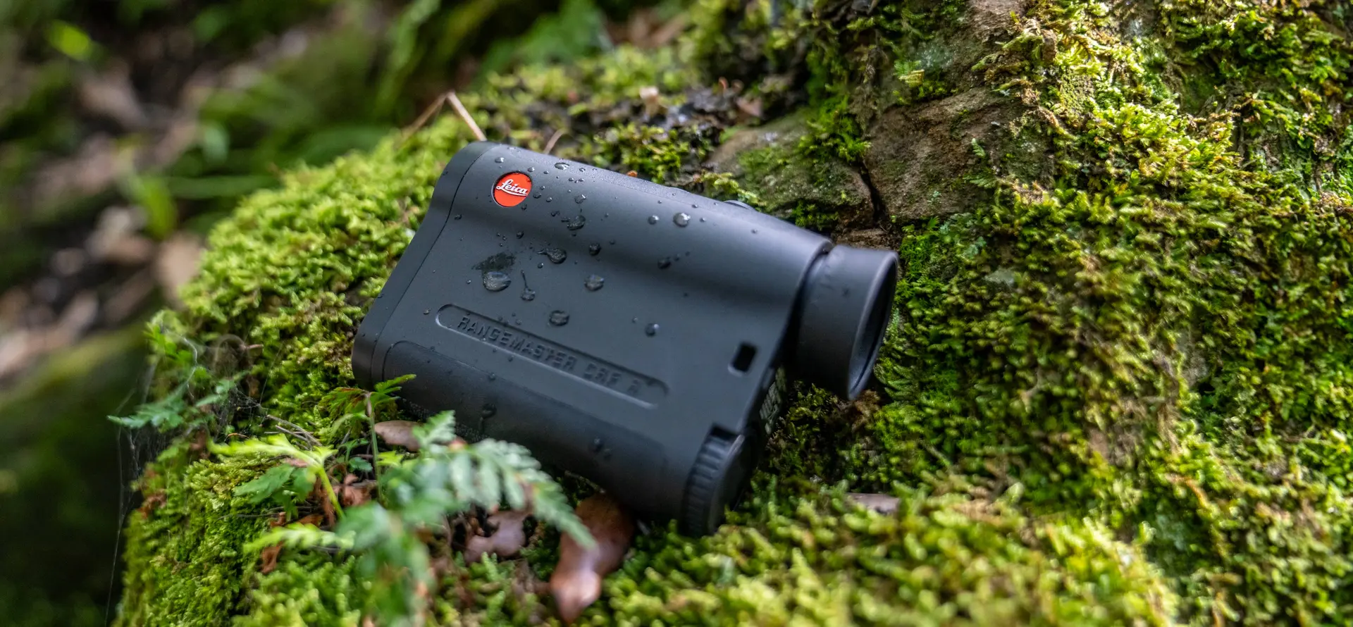 leica-rangemaster-crf-r_product-hero-ambient