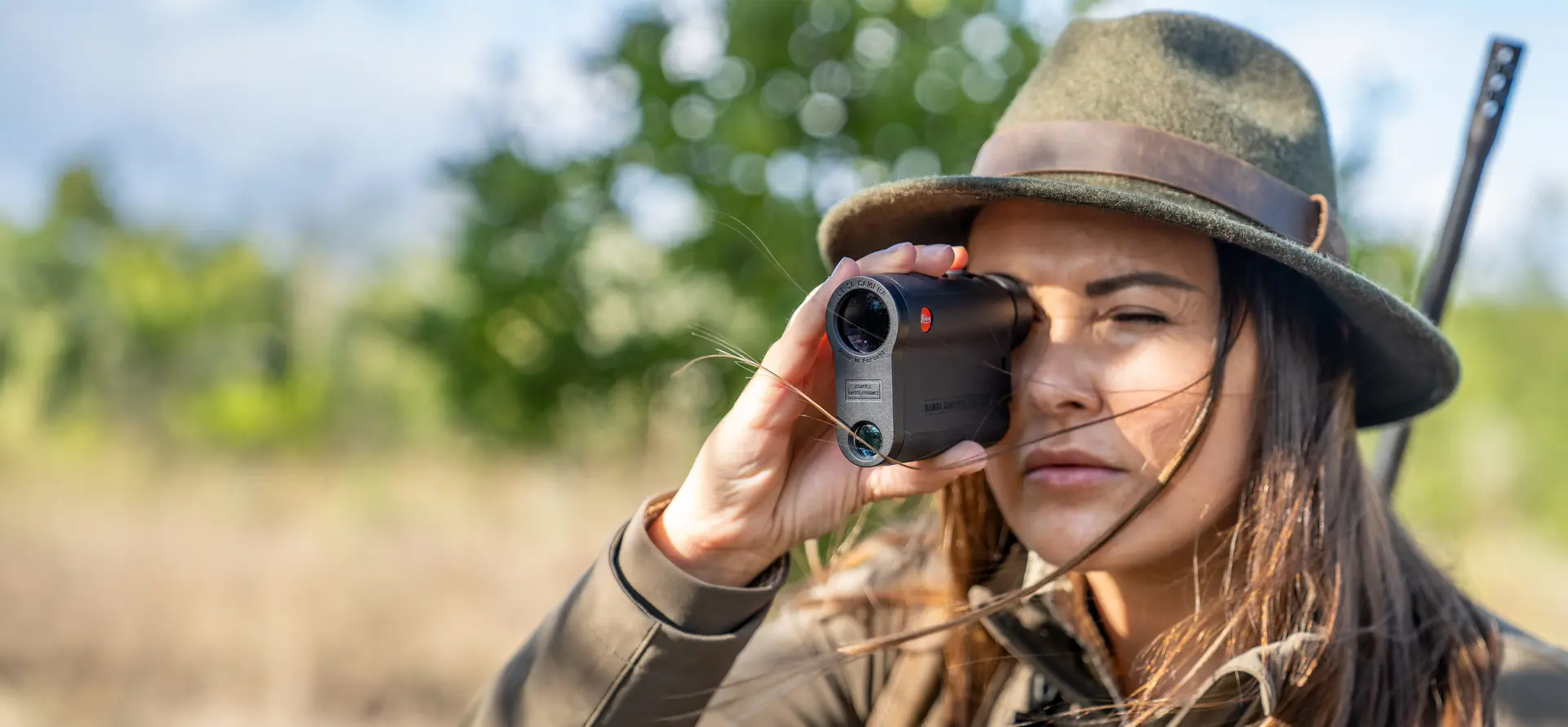 leica-rangemaster_crf-r_hero-image