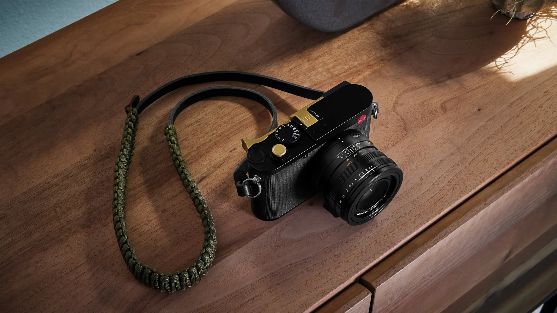 Leica_Q3_Accessories_3840x2560.jpg