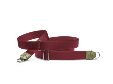 18569_D-Lux 8_carrying-strap-olive-burgundy_1920px.png